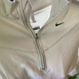 Nike Dry Fit 1/2 ZIP Up -Small/White